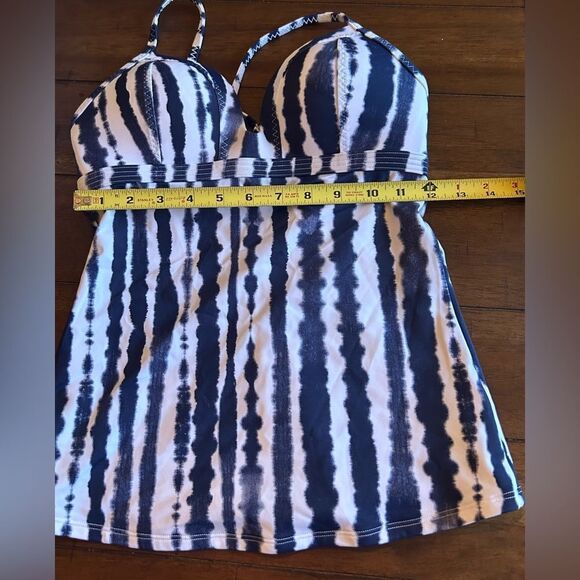 Athleta Wave Break Blue/white Molded Cup Tankini Top Size XS NEW - Picture 4 of 12